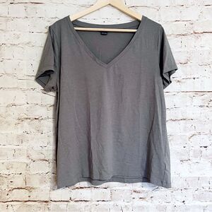 Splendid v neck t shirt